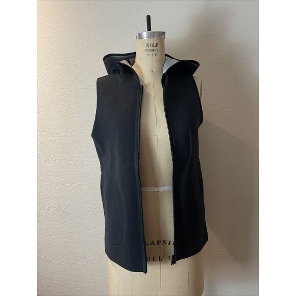 Lululemon Athletica Jackets & Coats Lululemon Insculpt Reversible Vest, size 4 - Picture 5 of 6